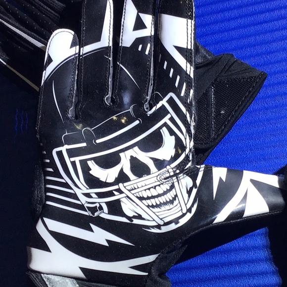 Nike Skull Gloves! 💀 🏍 Nike certified